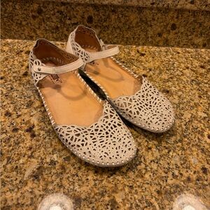 PIKOLINOS Cream Wedges